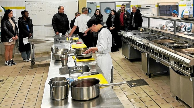 À Quimper, les formations du lycée Chaptal dévoilées aux enseignants de collège